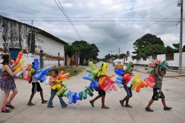 River for a Thousand Years, action by Emily C-D during her residency at Gubidxa Gallery, Oaxaca, MX, 2011