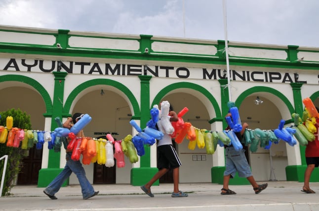 River for a Thousand Years, action by Emily C-D during her residency at Gubidxa Gallery, Oaxaca, MX, 2011